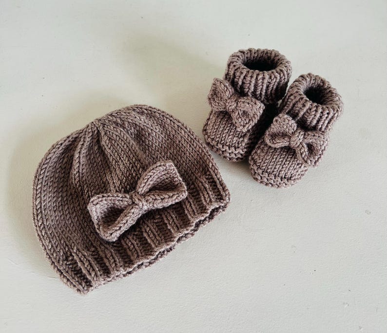 Baby Bow Booties And Beanie Hat Set Knitting Pattern