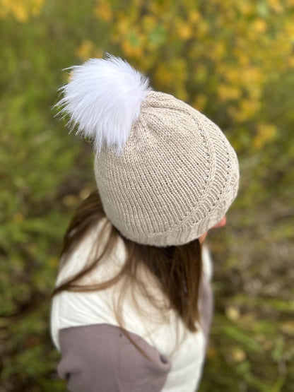 Travelling cable knit hat pattern