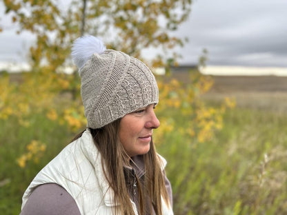 Travelling cable knit hat pattern