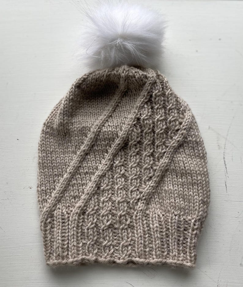 Travelling cable knit hat pattern