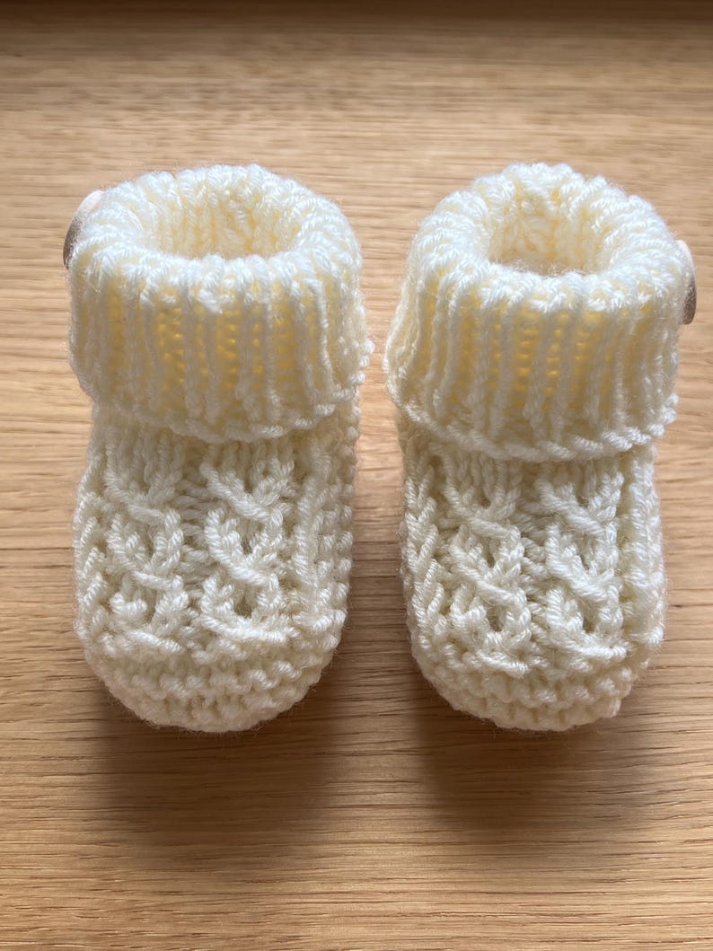 Newborn Baby Booties Knitting Pattern