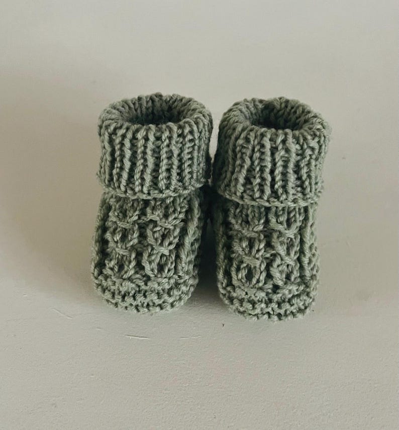 Newborn Baby Booties Knitting Pattern