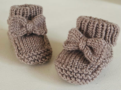 Baby Bow Booties And Beanie Hat Set Knitting Pattern