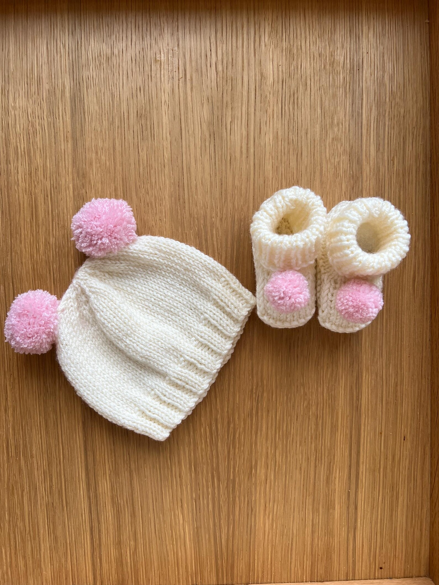 Pompom Beanie Hat Knitting Pattern