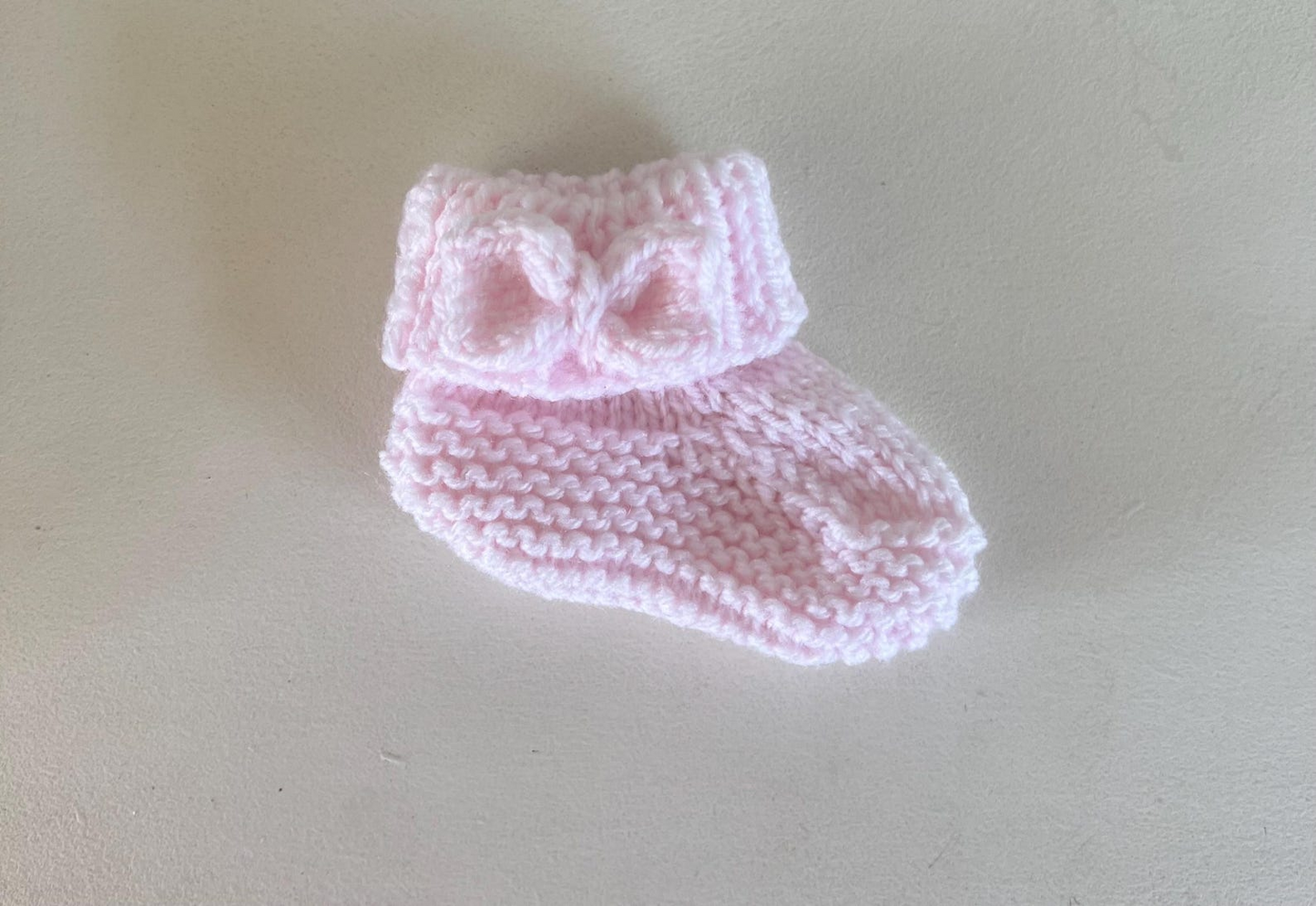 Baby Luna Bow Booties Knitting Pattern