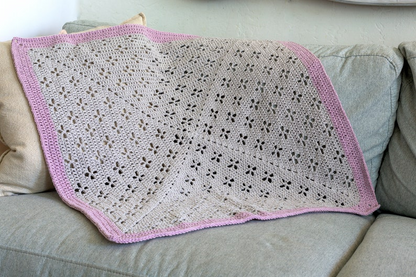 Petals Crochet Baby Blanket Pattern